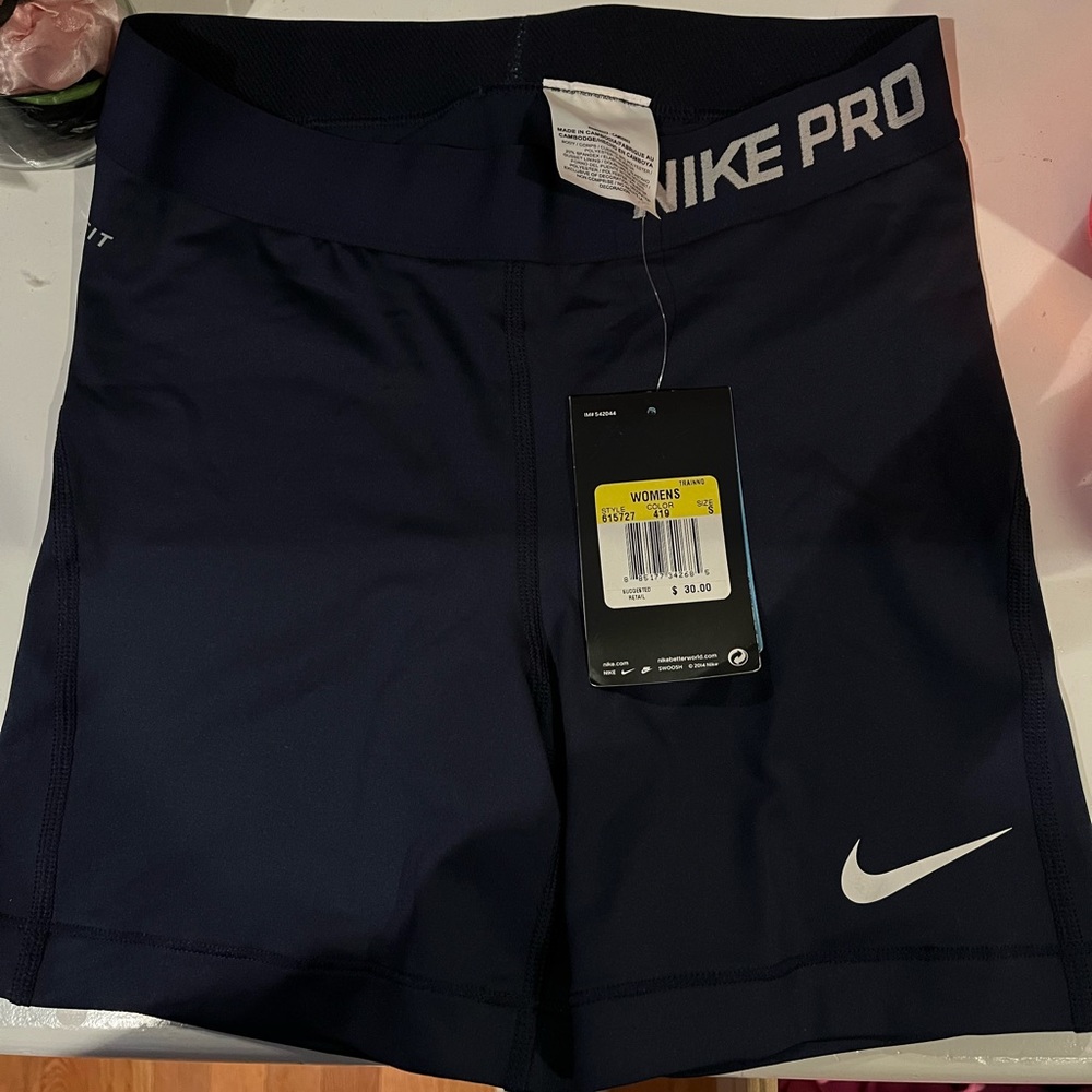 Brand new women’s navy blue Nike pros